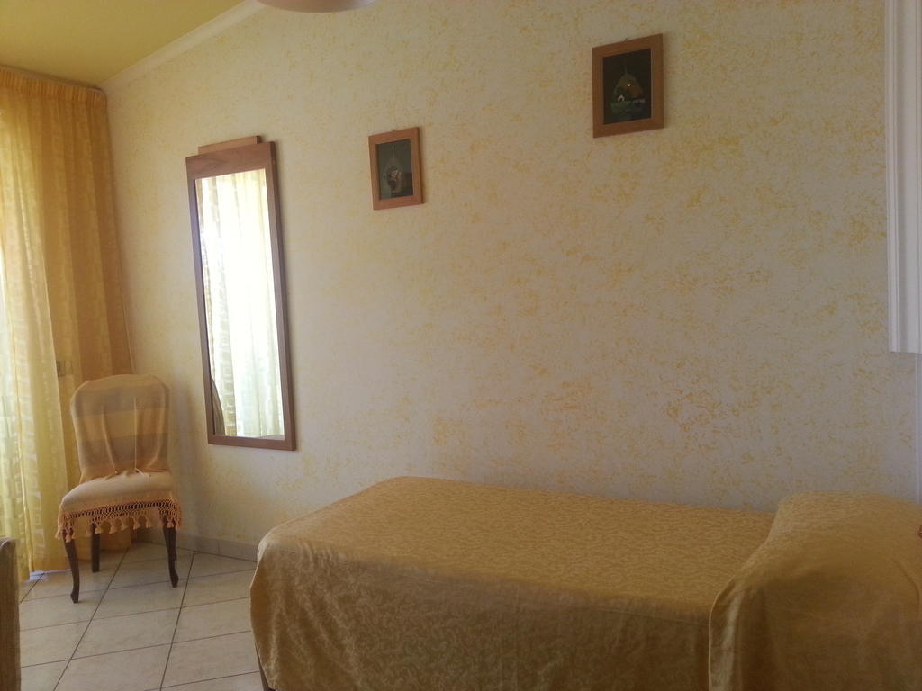 Hotel Mistef Falerna Pokoj fotografie