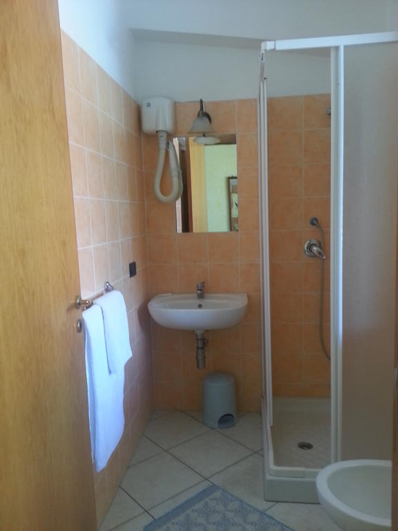 Hotel Mistef Falerna Pokoj fotografie