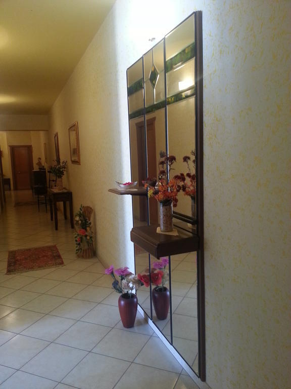 Hotel Mistef Falerna Pokoj fotografie